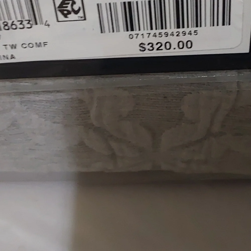 Charter Club Damask Twin /Twin XL Comforter Set in Gray (MSRP 320)